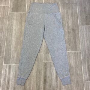 Beyond Yoga joggers small